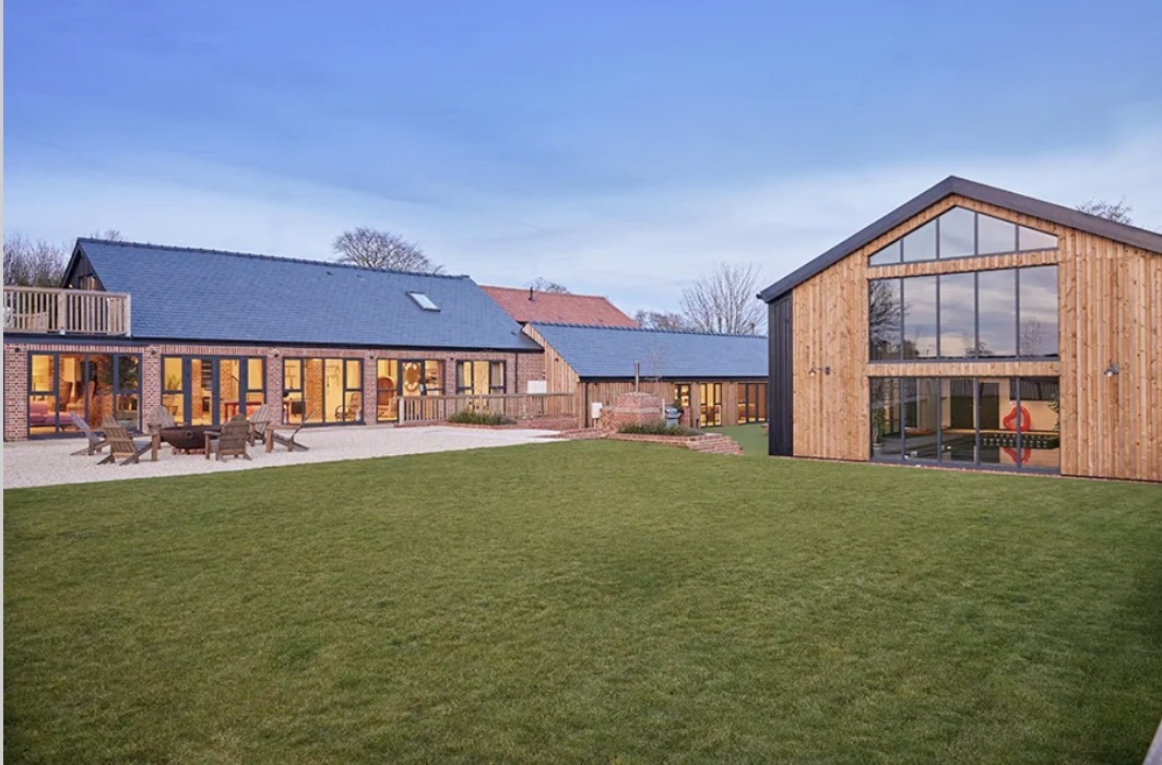 The Corn Crib exterior, Wiltshire fitness retreat venue